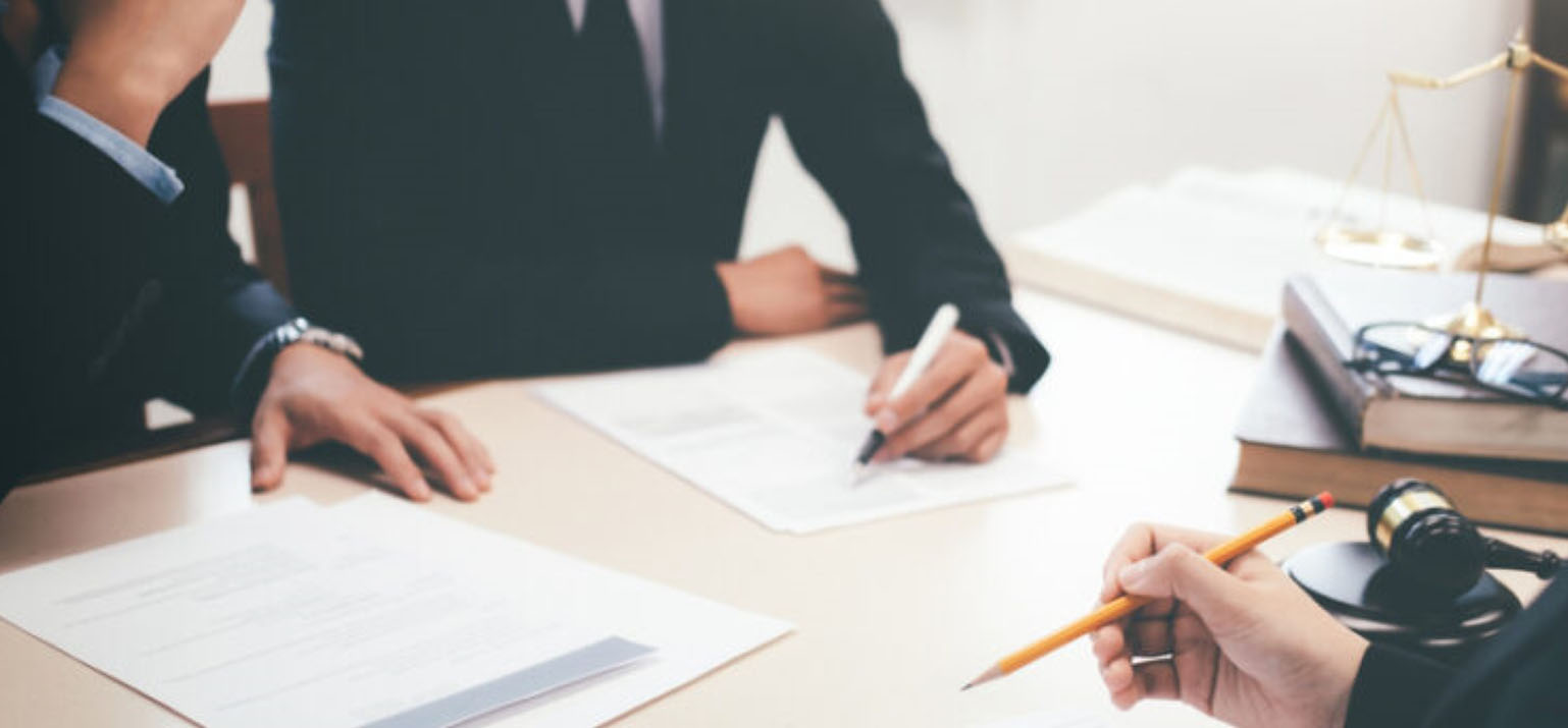 What To Expect When Working With A Property Lawyer On Your Queensland Conveyancing